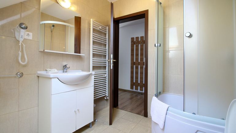 Casa Micu 13